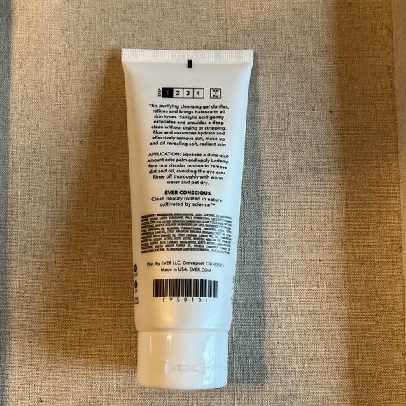 EVER Rebalance cleanser for oily skin - Picture 2 of 2